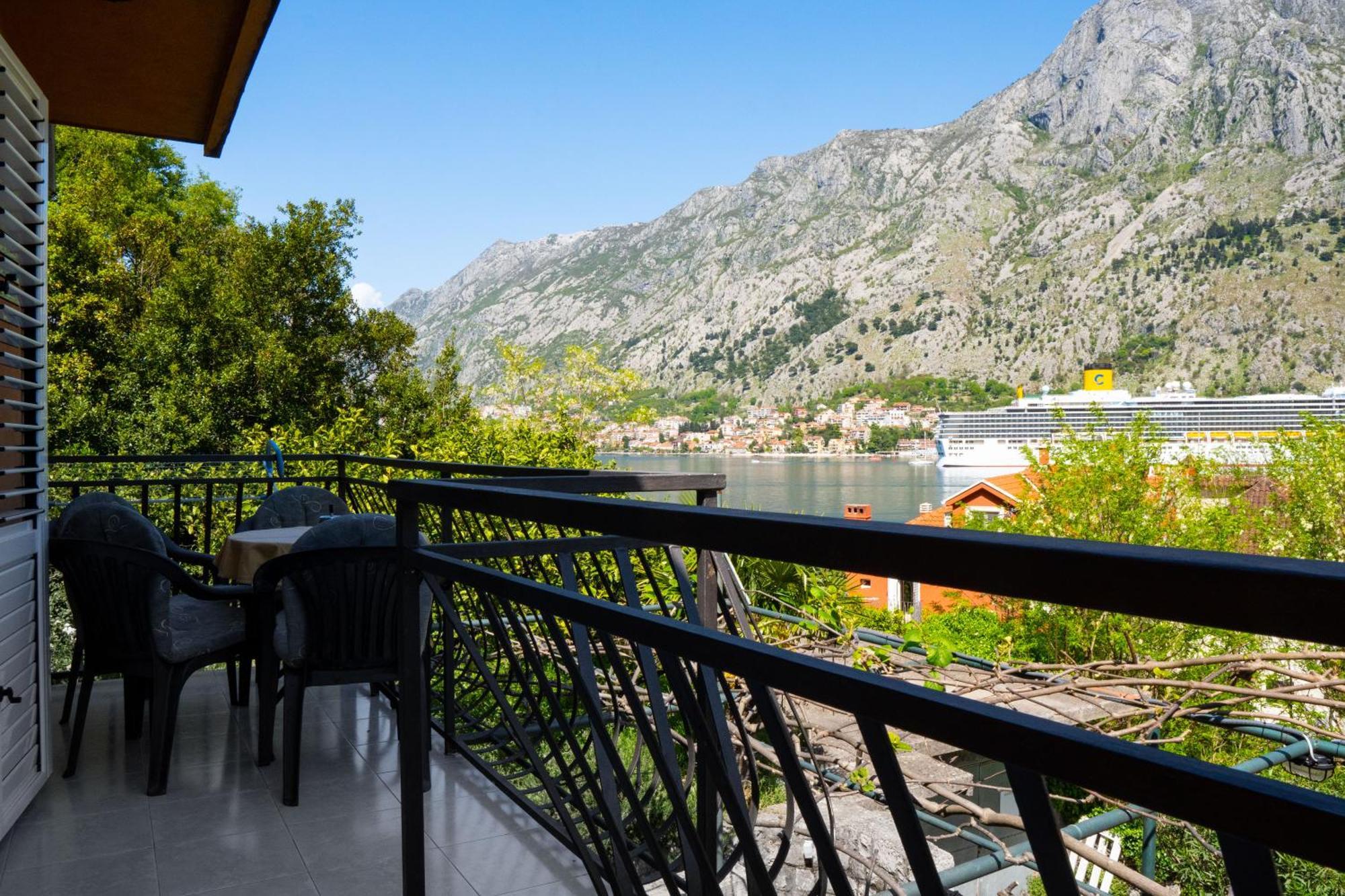 M&B Apartment Kotor Exterior foto